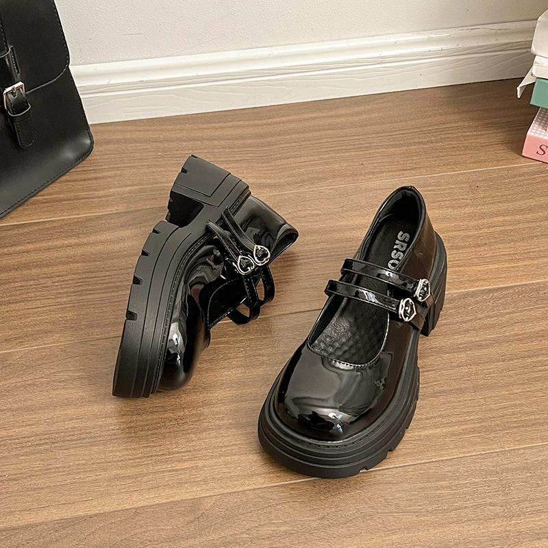 Vintage Mary Jane single shoes women s 2025 spring and summer new versatile small leather shoes college style jk platform big head single shoes 40 чёрный
Vintage Mary Jane single shoes women s 2025 spring and summer new versatile small leather shoes college style jk platform big head single shoes 40 чёрный