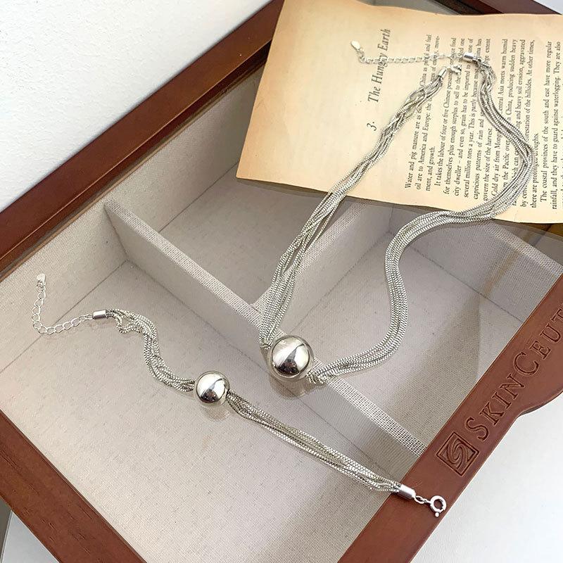 Korean Design Multilayer Box Chain Ball Necklace Women s Personalized Fashion Bracelet with Advanced Sense
Korean Design Multilayer Box Chain Ball Necklace Women s Personalized Fashion Bracelet with Advanced Sense