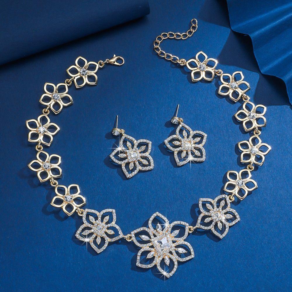 Exquisite Flower Jewelry Set Shining Necklace Earrings Set Rhinestone Necklaces Earrings Banquet золотий
Exquisite Flower Jewelry Set Shining Necklace Earrings Set Rhinestone Necklaces Earrings Banquet золотий