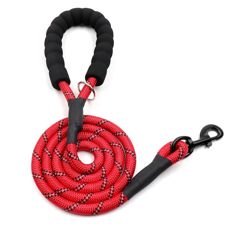 Pet dog leash Spring hook Aluminum buckle Reflective imitation nylon braided dog chain Outdoor reflective belt Walking dog leash 1.5m * 1.2cm красный
Pet dog leash Spring hook Aluminum buckle Reflective imitation nylon braided dog chain Outdoor reflective belt Walking dog leash 1.5m * 1.2cm красный