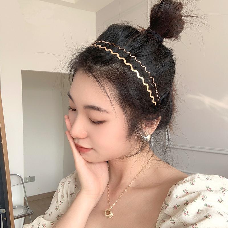 Simple Gold Ripple Metal Hairbands Elegant Wave Headbands Fashion Women Crown Head Hoop Hair Styling Headwear Accessories Gifts
Simple Gold Ripple Metal Hairbands Elegant Wave Headbands Fashion Women Crown Head Hoop Hair Styling Headwear Accessories Gifts