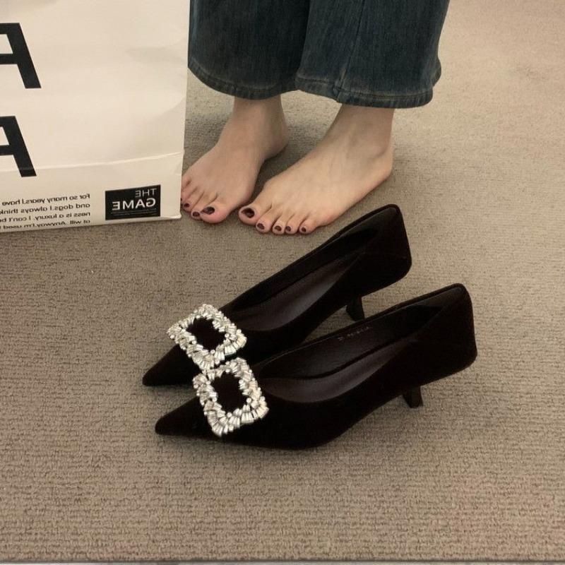 French Superior Stiletto Velvet Single Shoes Women s 2026 Spring and Autumn Temperament Pointed Toe Commuting Shallow Heels 41 чорний
French Superior Stiletto Velvet Single Shoes Women s 2026 Spring and Autumn Temperament Pointed Toe Commuting Shallow Heels 41 чорний