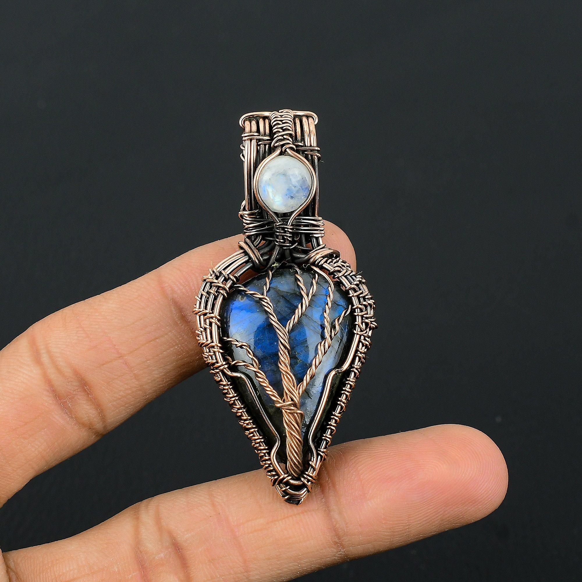 Подвеска Древо Жизни с лабрадоритом и лунным камнем, подвеска ручной работы из драгоценных камней, обернутая медной проволокой 999 пробы, антикварное украшение, для подарка, серебряное украшение 2.55 Inches
Подвеска Древо Жизни с лабрадоритом и лунным камнем, подвеска ручной работы из драгоценных камней, обернутая медной проволокой 999 пробы, антикварное украшение, для подарка, серебряное украшение 2.55 Inches