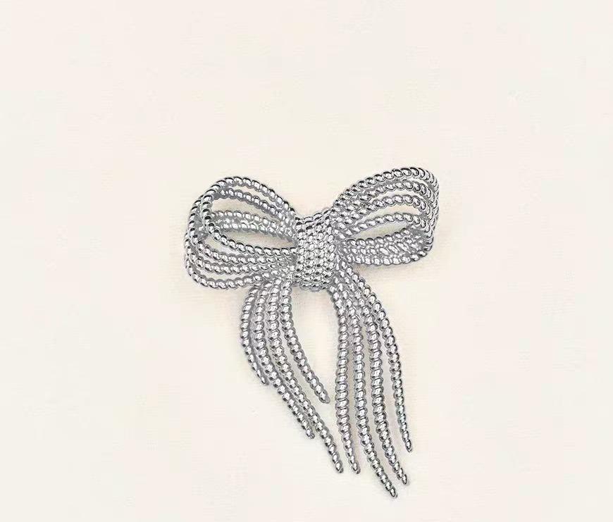 Элегантная женская брошь-бант: Высококлассная ароматная брошь для пиджаков - Идеальный модный подарок-корсаж серебряный
Элегантная женская брошь-бант: Высококлассная ароматная брошь для пиджаков - Идеальный модный подарок-корсаж серебряный