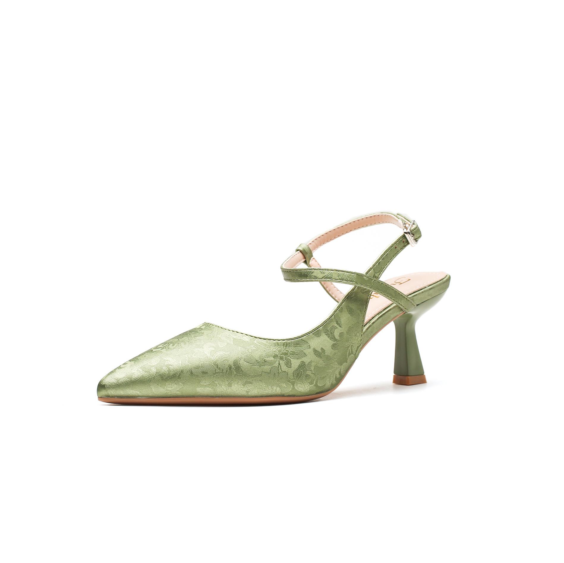 1359-5 Baotou sandals women s 2025 new summer new Chinese temperament pointed stiletto high heels with cheongsam 40 зелений
1359-5 Baotou sandals women s 2025 new summer new Chinese temperament pointed stiletto high heels with cheongsam 40 зелений