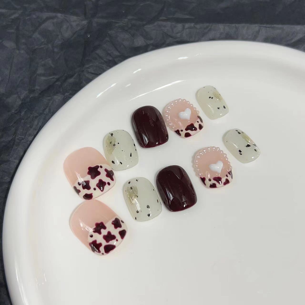 Ношение брони Чистый ручной работы Маникюр Готовые накладные ногти Милые жемчужные сердечки Крем Короткие ногти Large L
Ношение брони Чистый ручной работы Маникюр Готовые накладные ногти Милые жемчужные сердечки Крем Короткие ногти Large L