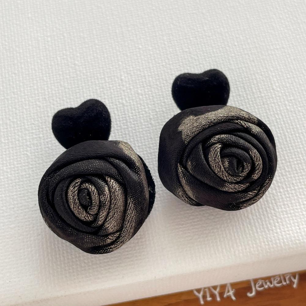 Sweet Romantic Vibrant Gradient Color Cloth Rose Floral Plush Velvet Heart Dangle Earrings For Women Wedding Party Jewelry чорний
Sweet Romantic Vibrant Gradient Color Cloth Rose Floral Plush Velvet Heart Dangle Earrings For Women Wedding Party Jewelry чорний