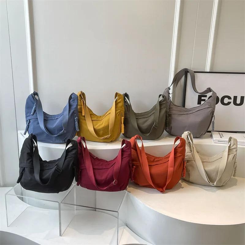 Durable Nylon Fabric Shoulder Bag High Capacity Women s Crossbody Messenger Bag Stylish Leisure Hobo Handbag for Everyday Use
Durable Nylon Fabric Shoulder Bag High Capacity Women s Crossbody Messenger Bag Stylish Leisure Hobo Handbag for Everyday Use