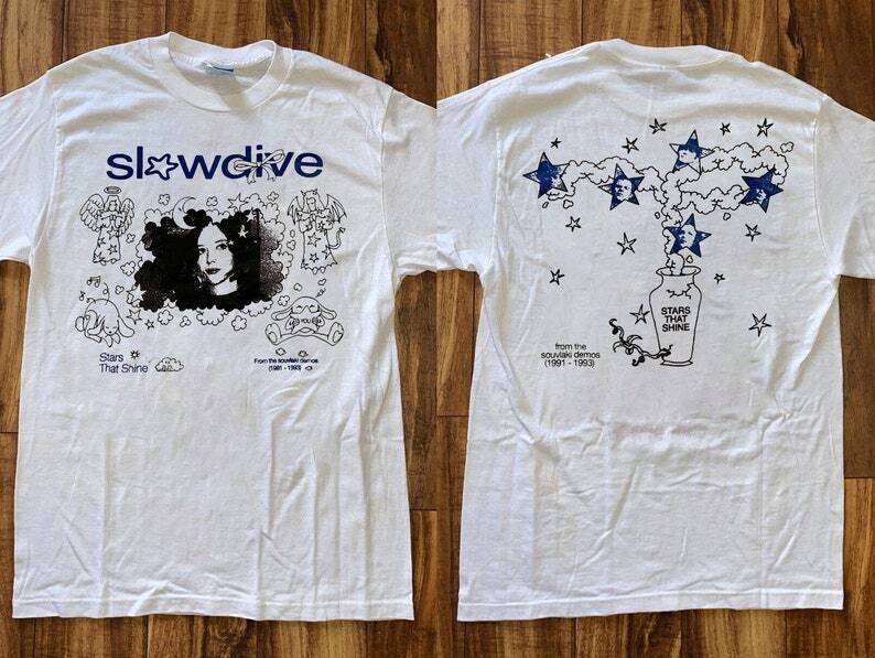 Slowdive Slouvaki Stars That Shine From The Slouvaki Demos TShirt NH10246 Unisex T-Shirt XXL
Slowdive Slouvaki Stars That Shine From The Slouvaki Demos TShirt NH10246 Unisex T-Shirt XXL