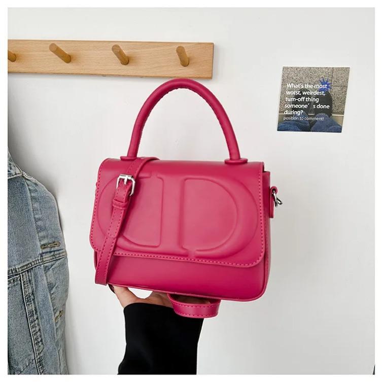 Новый стиль, модная и трендовая сумка на одно плечо и через плечо. Высококачественная текстура. Большая вместимость. Индивидуальность.
Новый стиль, модная и трендовая сумка на одно плечо и через плечо. Высококачественная текстура. Большая вместимость. Индивидуальность.