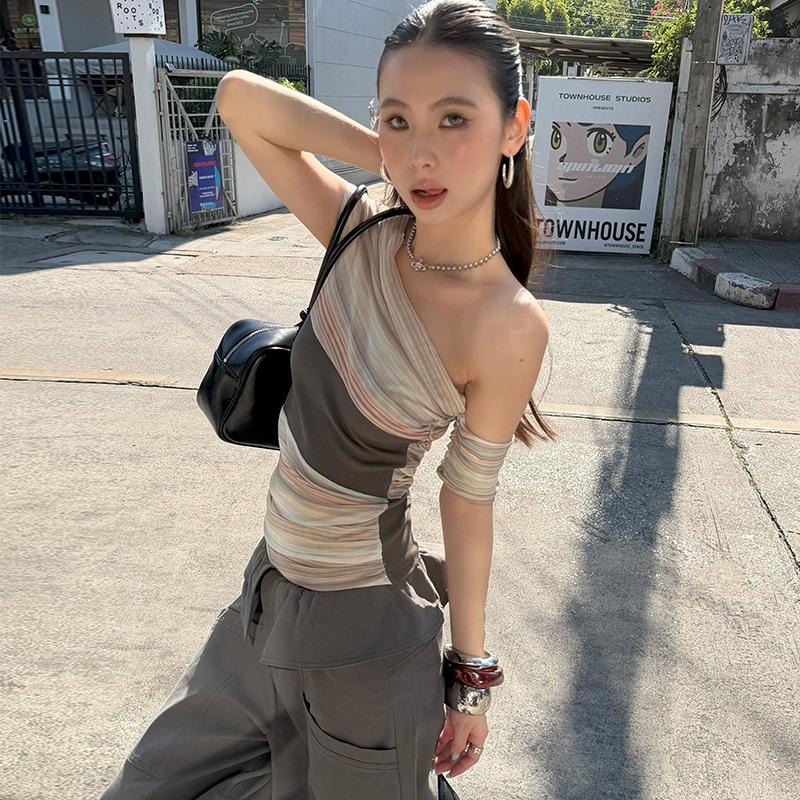 Off-shoulder Sleeveless Ombre Mesh Top M
Off-shoulder Sleeveless Ombre Mesh Top M