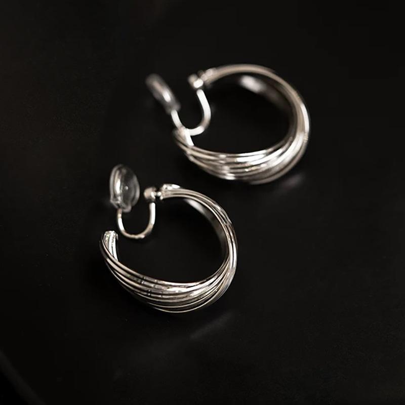 Rotatable ear clips~ Gold retro Hong Kong style circle mosquito coil disc earrings plain circle twist premium new earrings for women
Rotatable ear clips~ Gold retro Hong Kong style circle mosquito coil disc earrings plain circle twist premium new earrings for women