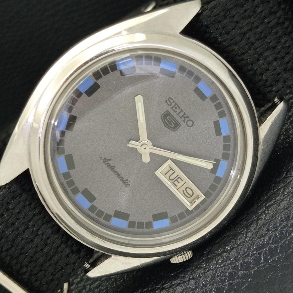 ВИНТАЖНЫЕ МУЖСКИЕ ЧАСЫ SEIKO 5 AUTOMATIC 7009A ЯПОНИЯ С СЕРЫМ ЦВЕТОМ ЦИФЕРБЛАТА a500093-2 R151a-a500093
ВИНТАЖНЫЕ МУЖСКИЕ ЧАСЫ SEIKO 5 AUTOMATIC 7009A ЯПОНИЯ С СЕРЫМ ЦВЕТОМ ЦИФЕРБЛАТА a500093-2 R151a-a500093