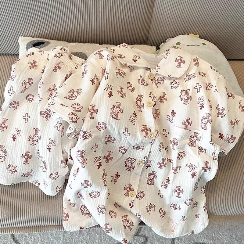 Korean high-end Hello Kitty pajamas women can go out in summer short-sleeved shorts student dormitory loungewear two-piece set S
Korean high-end Hello Kitty pajamas women can go out in summer short-sleeved shorts student dormitory loungewear two-piece set S