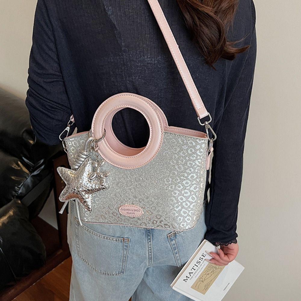 Shoulder Bag Small Basket Bag PU Shining Banquet Handbag Simple Sweet Star Silver Bag Girls Silver
Shoulder Bag Small Basket Bag PU Shining Banquet Handbag Simple Sweet Star Silver Bag Girls Silver