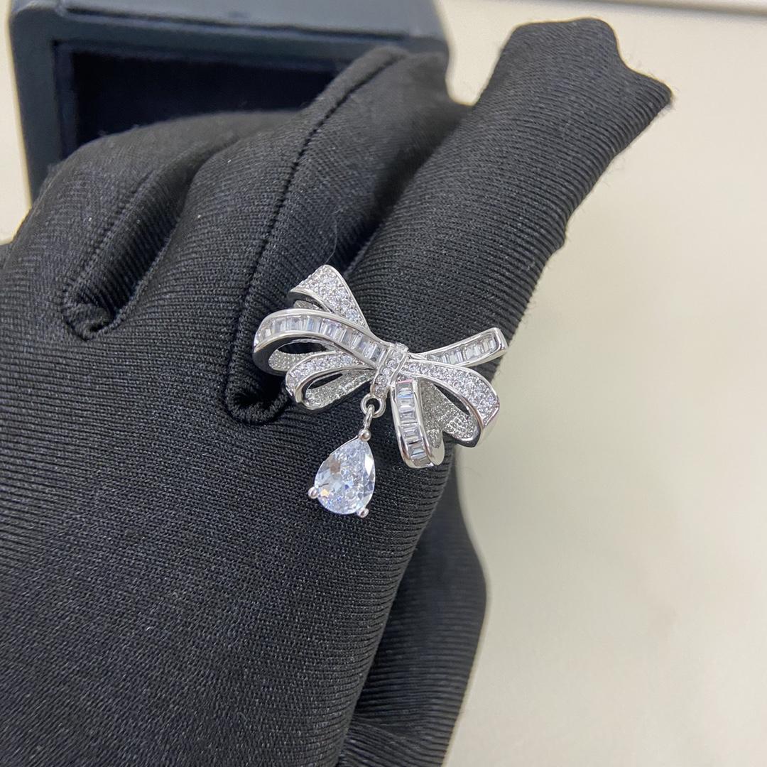 S 925 silver material classic bow shape elegant and refined women s engagement ring 7
S 925 silver material classic bow shape elegant and refined women s engagement ring 7