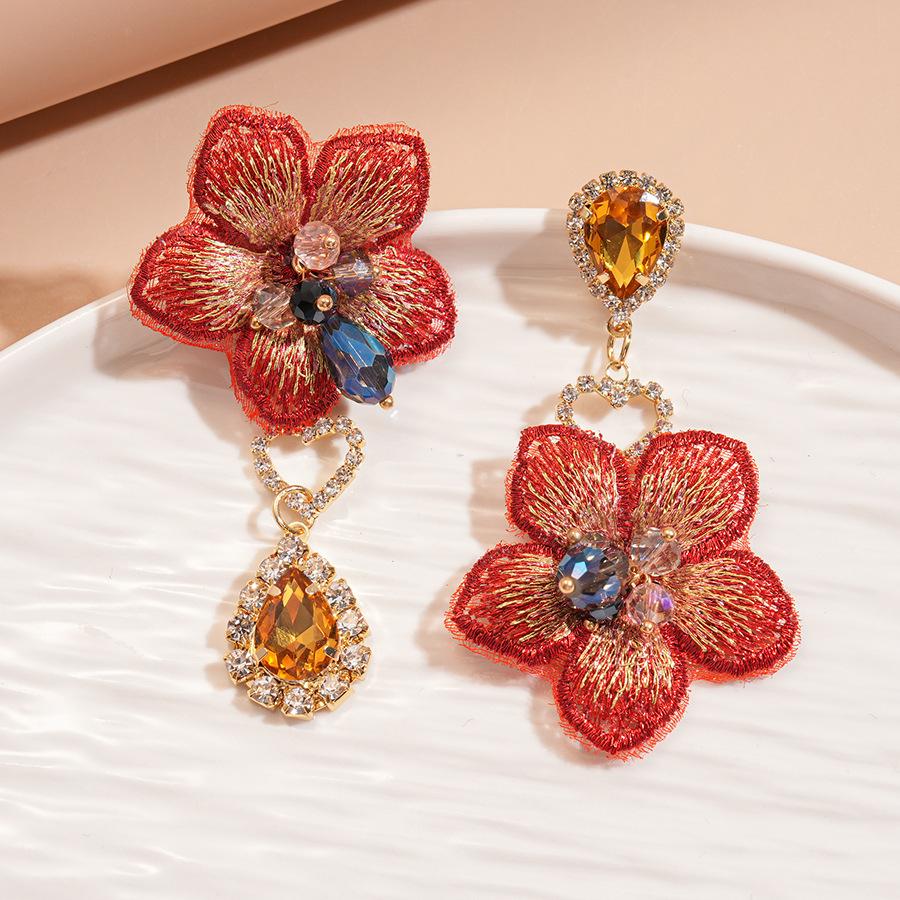 DIGADAGU Metal Asymmetric Embroidery Flower Dangle Earrings New Women s Exaggerated Simple Earrings Daily Zircon Accessories красный
DIGADAGU Metal Asymmetric Embroidery Flower Dangle Earrings New Women s Exaggerated Simple Earrings Daily Zircon Accessories красный