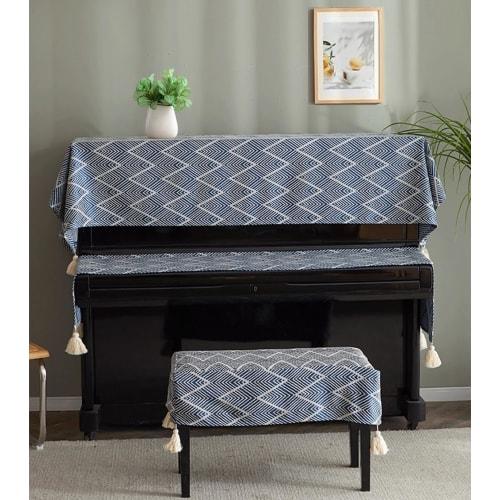 Stylish and elegant upright piano cover for electronic pianos, this European-style cover features a one-size-fits-all design and sophisticated design.
Stylish and elegant upright piano cover for electronic pianos, this European-style cover features a one-size-fits-all design and sophisticated design.