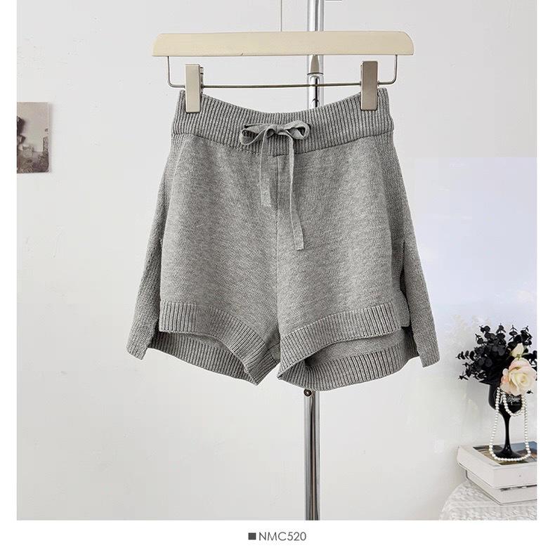 Women s Korean Style Knit Shorts with Drawstring and Wide-Leg Design - Spring 2026, Age-Defying, Solid Color, Leg-Lengthening. One Size (110-190 lbs) серый
Women s Korean Style Knit Shorts with Drawstring and Wide-Leg Design - Spring 2026, Age-Defying, Solid Color, Leg-Lengthening. One Size (110-190 lbs) серый