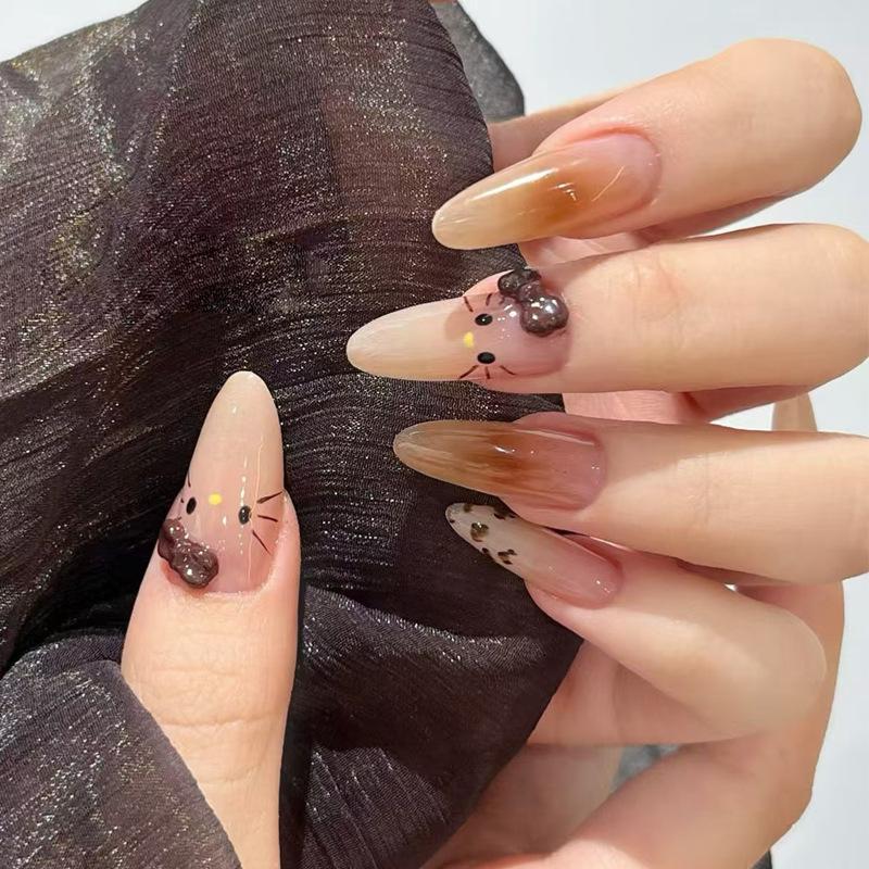 Градиєнтні золотисті фольговані знімні наклейки для нігтів - Осінньо-зимова колекція
Градиєнтні золотисті фольговані знімні наклейки для нігтів - Осінньо-зимова колекція