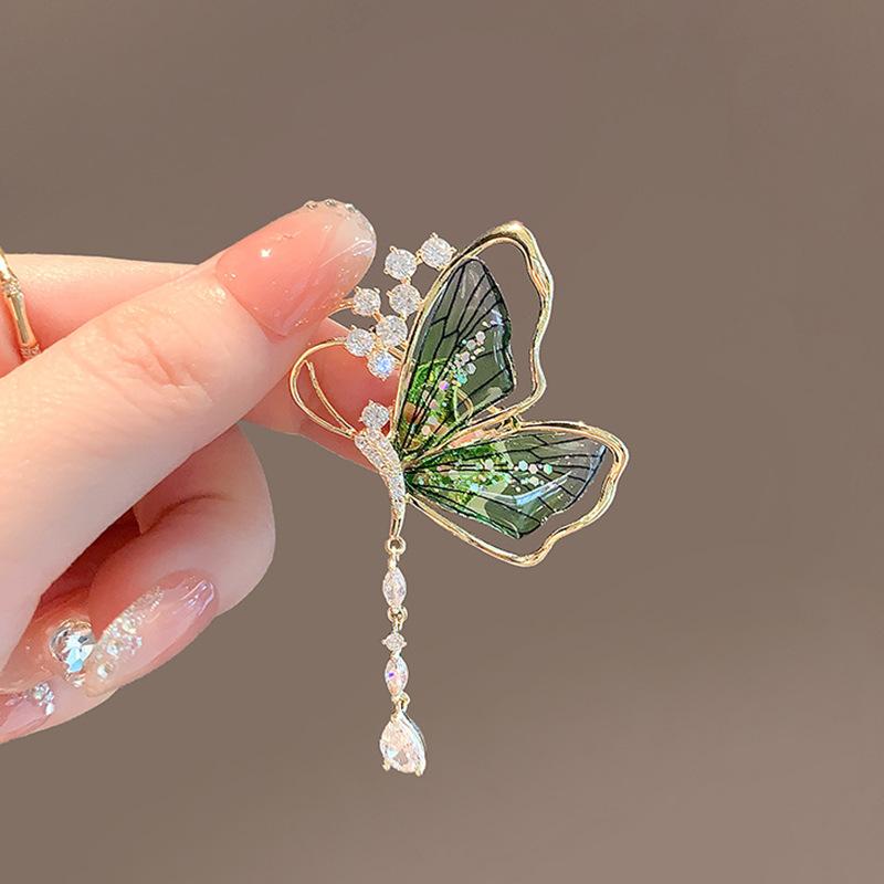 Translucent light luxury high-end butterfly fringed brooch, water drop pendant, butterfly pin temperament, advanced collar pin
Translucent light luxury high-end butterfly fringed brooch, water drop pendant, butterfly pin temperament, advanced collar pin
