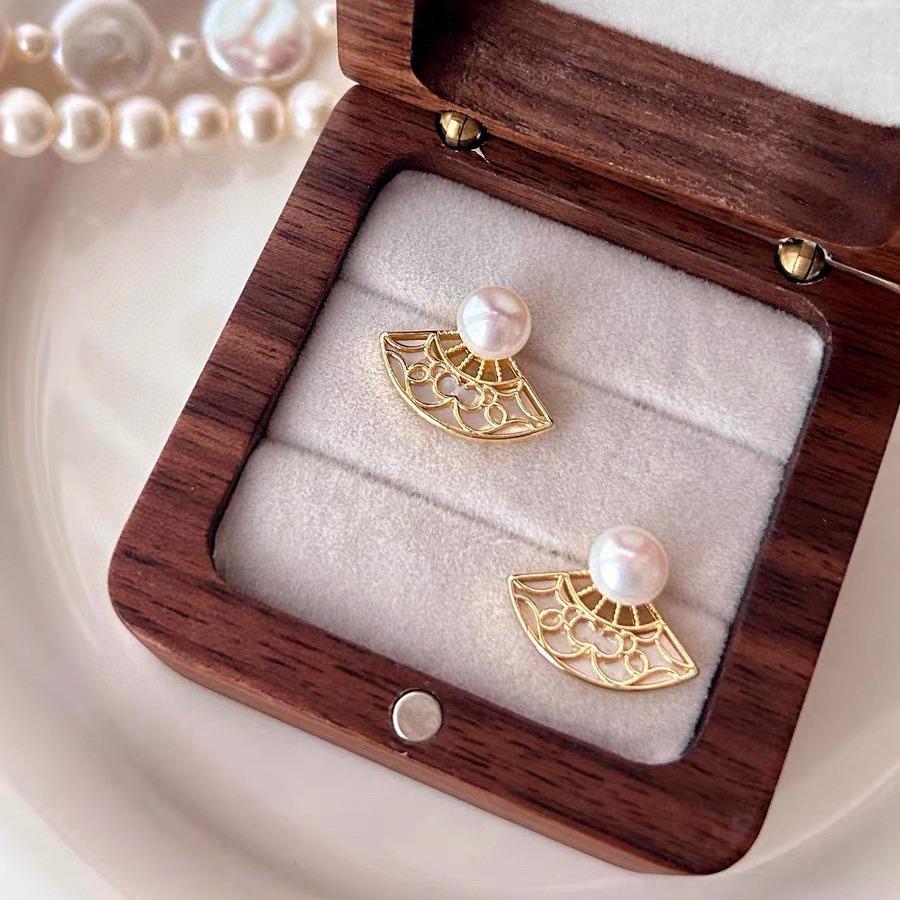 2024 High-End Freshwater Pearl & Shell Fan Earrings: French-Inspired Luxury for Women Regular Size
2024 High-End Freshwater Pearl & Shell Fan Earrings: French-Inspired Luxury for Women Regular Size