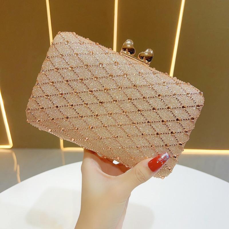 2025 Luxury Women Rhombus Pattern Diamond Evening Clutch Bag Elegant Rhinestone Wedding Party Handbag Fashionable Crossbody Bag
2025 Luxury Women Rhombus Pattern Diamond Evening Clutch Bag Elegant Rhinestone Wedding Party Handbag Fashionable Crossbody Bag