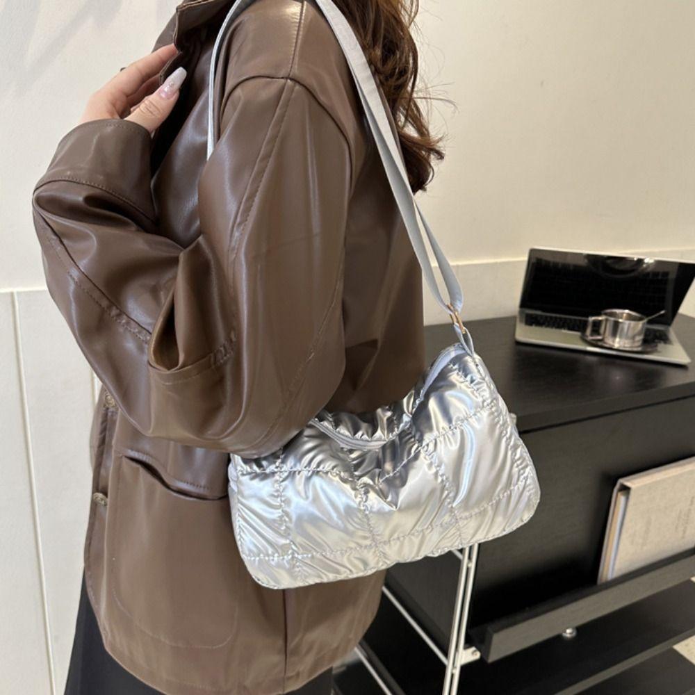 Корейский стиль стеганая сумка через плечо Oxford Padded Crossbody сумка Space Cotton Crossbody сумка Daily серебряный
Корейский стиль стеганая сумка через плечо Oxford Padded Crossbody сумка Space Cotton Crossbody сумка Daily серебряный