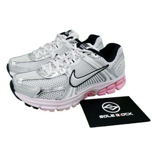 Nike Zoom Vomero 5 Photon Dust Розовый Пена Женские HF1877-001 EU 37.5 серебряный
Nike Zoom Vomero 5 Photon Dust Розовый Пена Женские HF1877-001 EU 37.5 серебряный