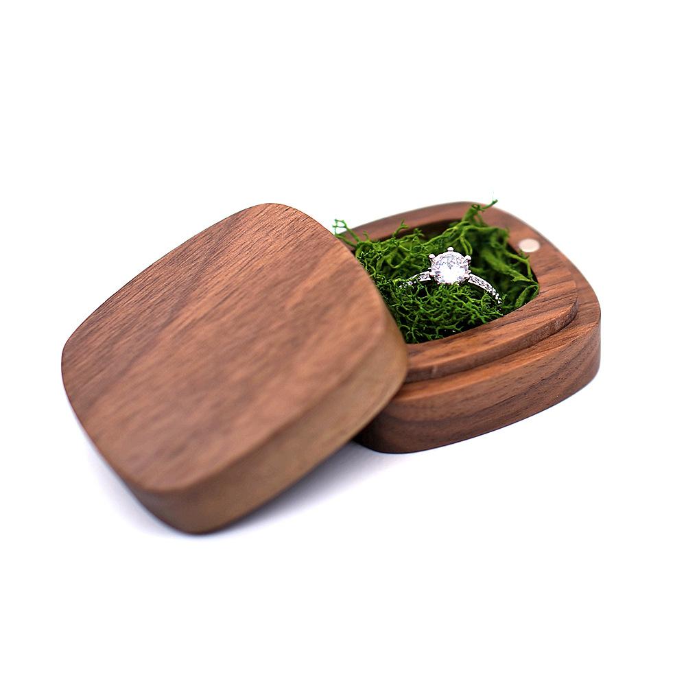 Black Walnut Solid Wood Box Name Lettering Ring Necklace Earrings Magnetic Suction Carrying Small Box
Black Walnut Solid Wood Box Name Lettering Ring Necklace Earrings Magnetic Suction Carrying Small Box