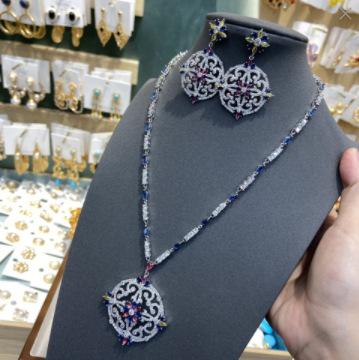 Dubai India Saudi Arabia Zircon Necklace Earrings Set Chain Bridal Wedding Dress Jewelry Ladies Jewelry
Dubai India Saudi Arabia Zircon Necklace Earrings Set Chain Bridal Wedding Dress Jewelry Ladies Jewelry