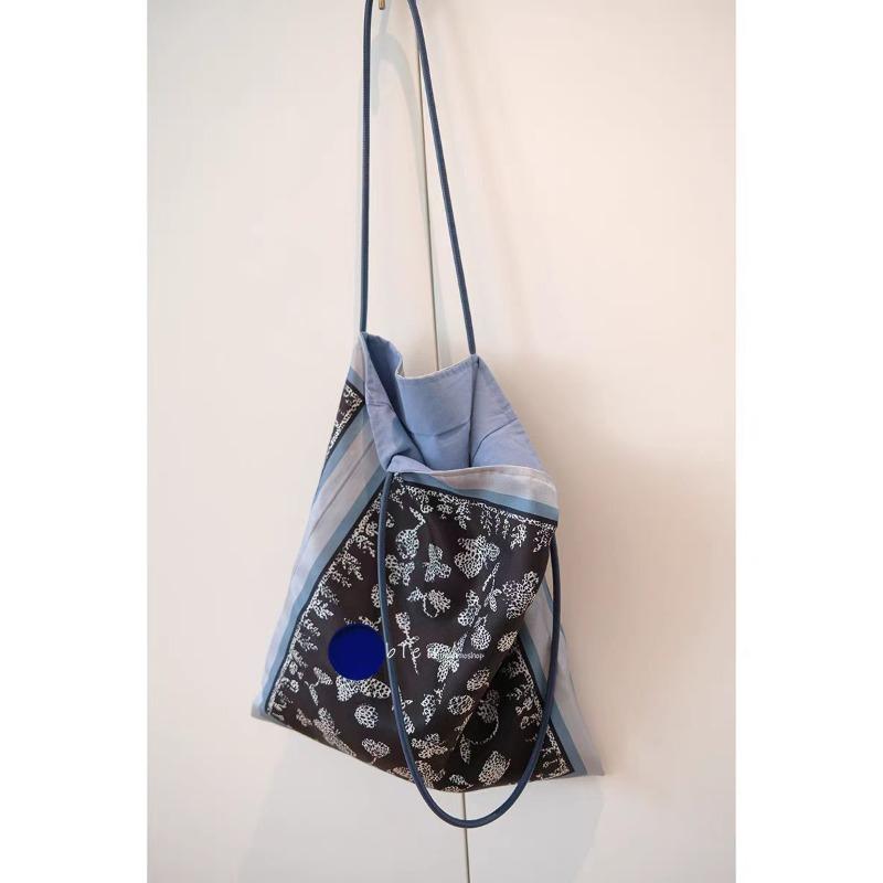 Vacation in the city, add vacation style to your daily routine, silk environmentally friendly cloth bag tote2 синий
Vacation in the city, add vacation style to your daily routine, silk environmentally friendly cloth bag tote2 синий
