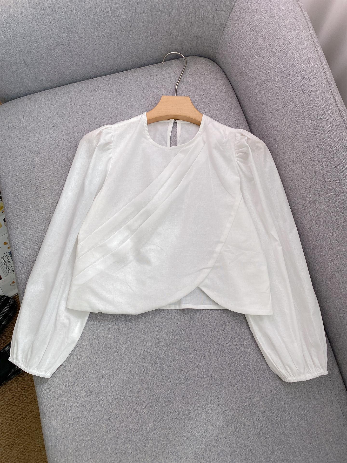 Women s French White Ramie Shirt: Light, Mature Style with Pleated Irregular Hem and Round Neck - Perfect for Autumn. Small белый
Women s French White Ramie Shirt: Light, Mature Style with Pleated Irregular Hem and Round Neck - Perfect for Autumn. Small белый