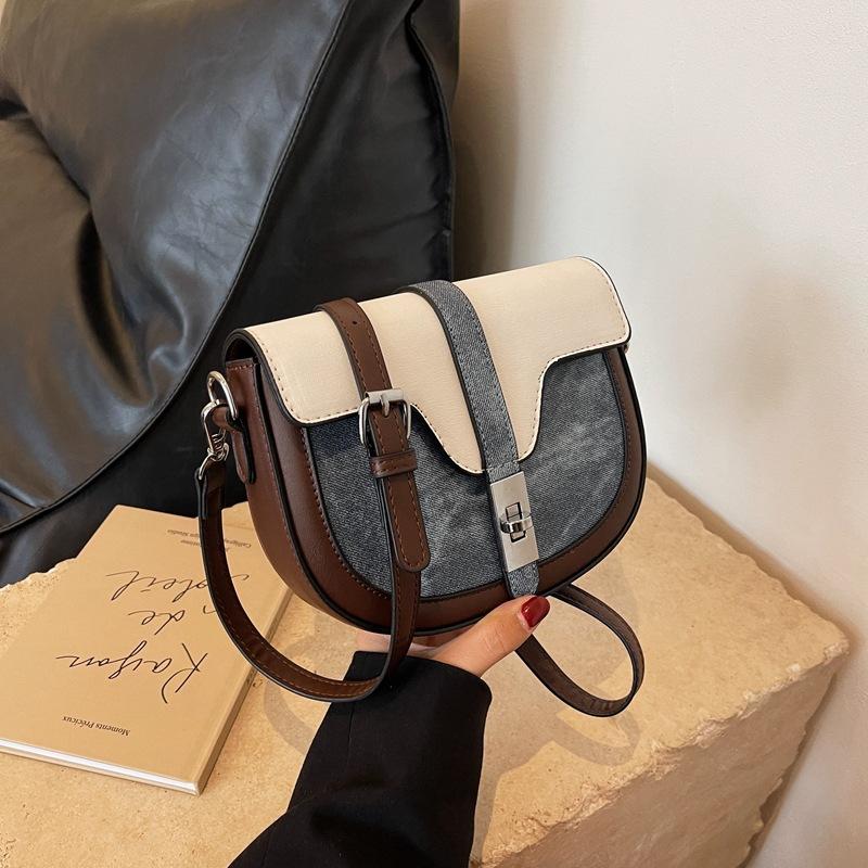 Fashion small bag women s bag 2025 autumn and winter new versatile Korean version saddle bag texture foreign shoulder messenger bag синій
Fashion small bag women s bag 2025 autumn and winter new versatile Korean version saddle bag texture foreign shoulder messenger bag синій