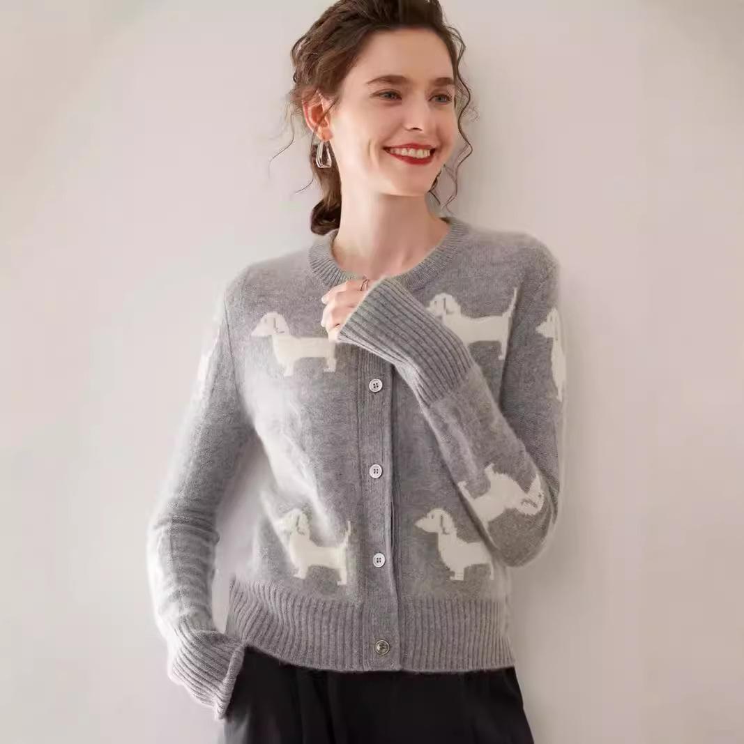 Women s Grey Jacquard Cashmere Cardigan - Heavyweight, Extra Thick, Round Neck, Perfect for Winter Extra Large
Women s Grey Jacquard Cashmere Cardigan - Heavyweight, Extra Thick, Round Neck, Perfect for Winter Extra Large