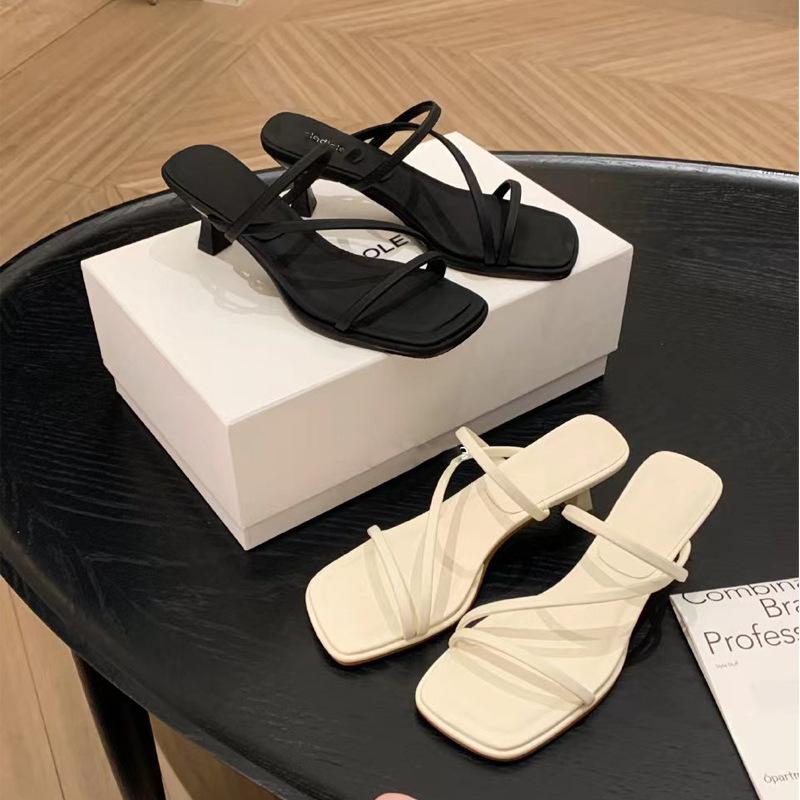 Grape mother with the same French thin belt fairy style square head thin high heels cool slippers women s summer wear 34 чёрный
Grape mother with the same French thin belt fairy style square head thin high heels cool slippers women s summer wear 34 чёрный