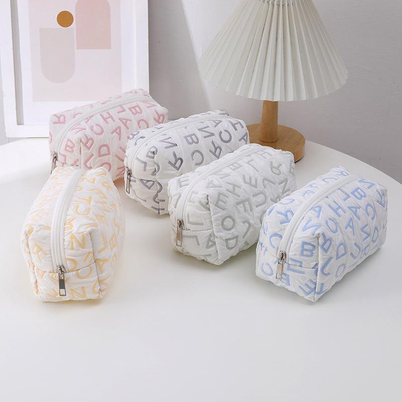 Simple Letter Printed Cosmetic Bag Women Makeup Bags Cosmetics Bag For Travel Lady Washing Toiletry Pouch Bags рожевий
Simple Letter Printed Cosmetic Bag Women Makeup Bags Cosmetics Bag For Travel Lady Washing Toiletry Pouch Bags рожевий