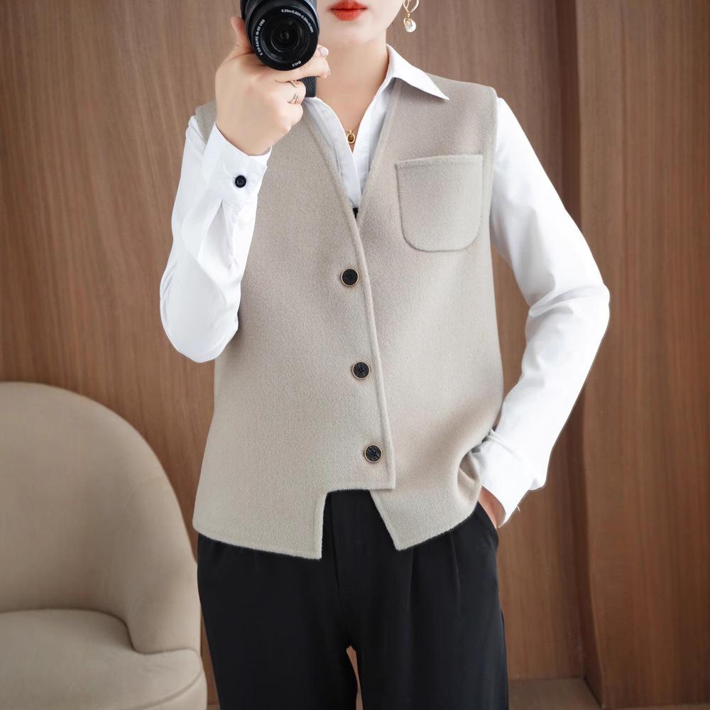 Women s Asymmetrical Double-Sided Wool Vest - V-Neck Sleeveless Fashionable Cardigan for Autumn/Winter L for 120-140 jin
Women s Asymmetrical Double-Sided Wool Vest - V-Neck Sleeveless Fashionable Cardigan for Autumn/Winter L for 120-140 jin
