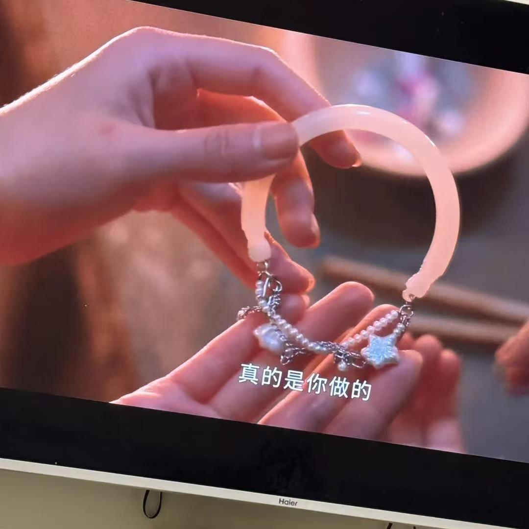 Bead Curtain Jade Curtain Same Style Peripheral Purple Star Bracelet for Women New Fashion Light Luxury High-Value Star Jewelry Wholesale S430
Bead Curtain Jade Curtain Same Style Peripheral Purple Star Bracelet for Women New Fashion Light Luxury High-Value Star Jewelry Wholesale S430