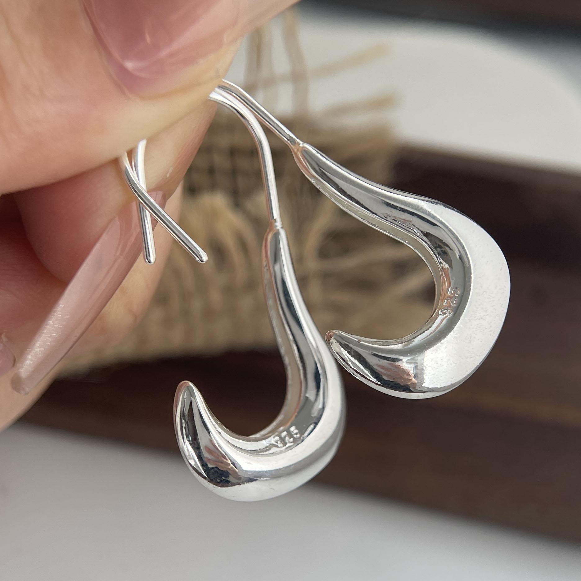 925 Sterling Silver Vintage Earrings For Women Trendy Simple Clip Shape Earring Jewelry Prevent Allergy Party Accessories Gift
925 Sterling Silver Vintage Earrings For Women Trendy Simple Clip Shape Earring Jewelry Prevent Allergy Party Accessories Gift