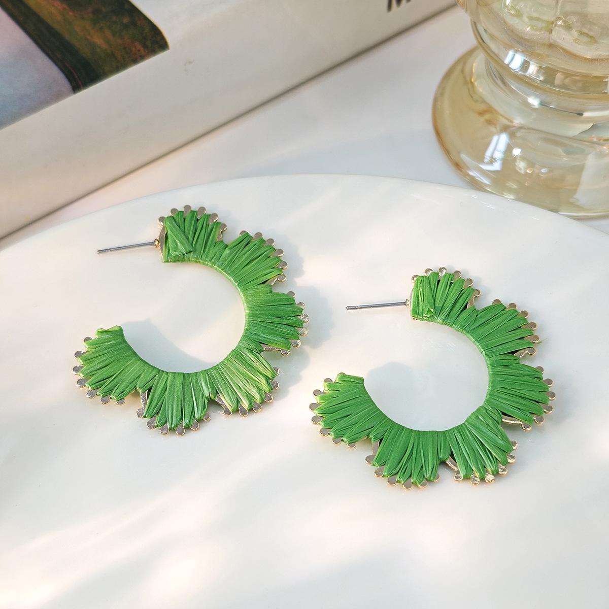 Personalized Color Raffia Earrings, Vacation Style Temperament Geometric C-Shaped Hollow Metal Stud Earrings
Personalized Color Raffia Earrings, Vacation Style Temperament Geometric C-Shaped Hollow Metal Stud Earrings