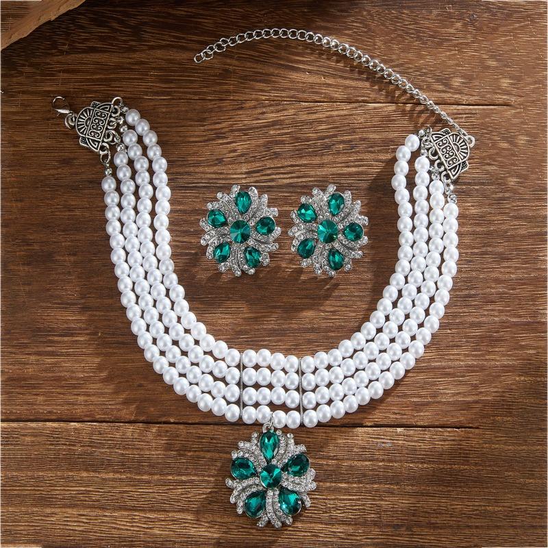 Multi-layer Pearl and Diamond-encrusted Snowflake Earrings and Necklace Set Medieval Court-style Jewelry 1 pair зелений
Multi-layer Pearl and Diamond-encrusted Snowflake Earrings and Necklace Set Medieval Court-style Jewelry 1 pair зелений