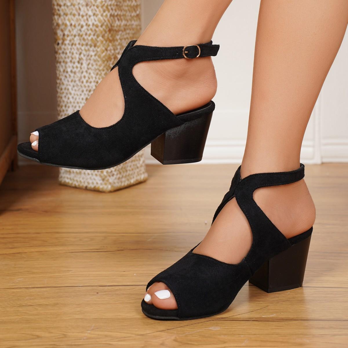 New 2025 summer new European and American one-word buckle suede beaded fish mouth thick heel sandals Roman high heels 36 чёрный
New 2025 summer new European and American one-word buckle suede beaded fish mouth thick heel sandals Roman high heels 36 чёрный