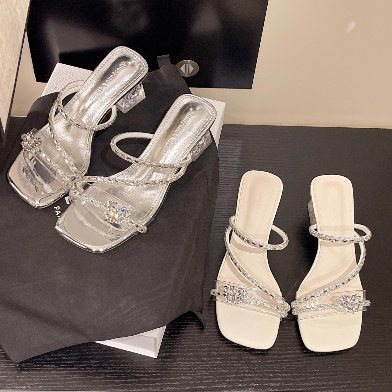 High-heeled sandals women s new summer skirt thick-heeled crystal rhinestone cool slippers outer wear 40 серебряный
High-heeled sandals women s new summer skirt thick-heeled crystal rhinestone cool slippers outer wear 40 серебряный