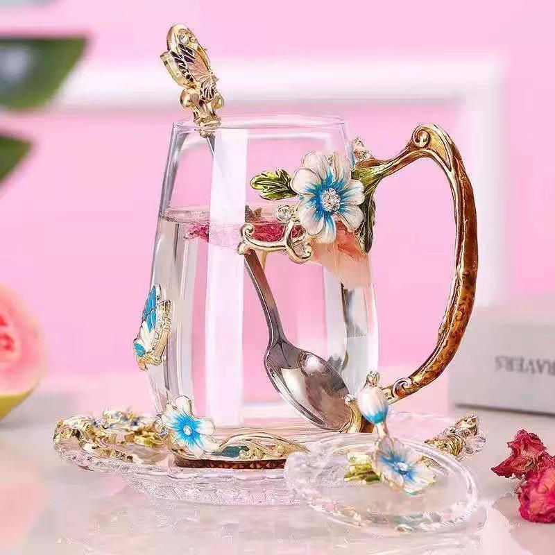 Маленькая эмалированная чашка с изображением ромашки, небольшое стекло с росписью в виде свежего цветка, подарочный набор для чая для дома 350ml
Маленькая эмалированная чашка с изображением ромашки, небольшое стекло с росписью в виде свежего цветка, подарочный набор для чая для дома 350ml