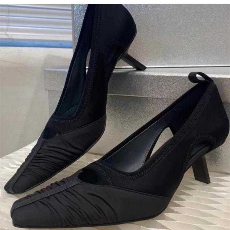 Niche design pleated pointed single shoes women s 2024 autumn new mid-heel retro thin heel color matching mid-ancient high heels 34
Niche design pleated pointed single shoes women s 2024 autumn new mid-heel retro thin heel color matching mid-ancient high heels 34
