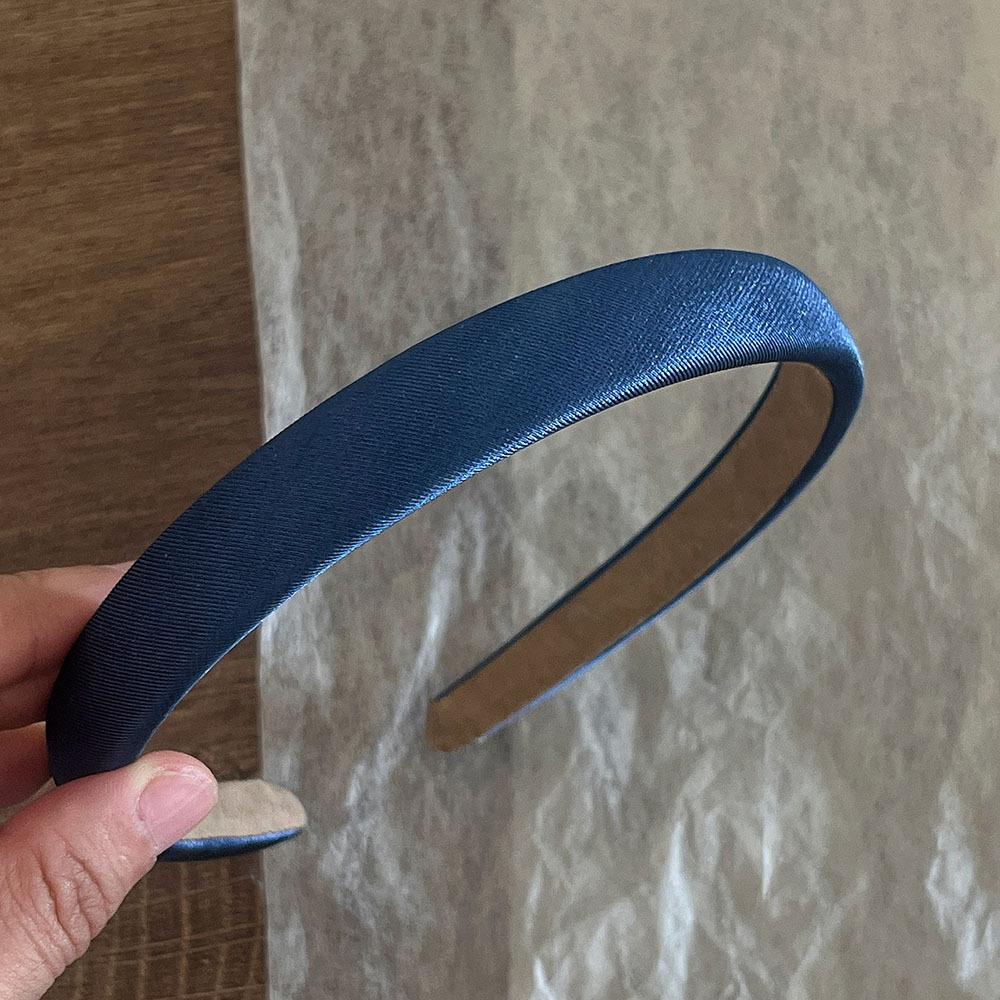 Shiny Satin Pearl Headbands for Women High Cranial Top Lifting Volumizing Hair Hoops 2026 New Non-Slip Comfy Hair Accessories тёмно-синий
Shiny Satin Pearl Headbands for Women High Cranial Top Lifting Volumizing Hair Hoops 2026 New Non-Slip Comfy Hair Accessories тёмно-синий