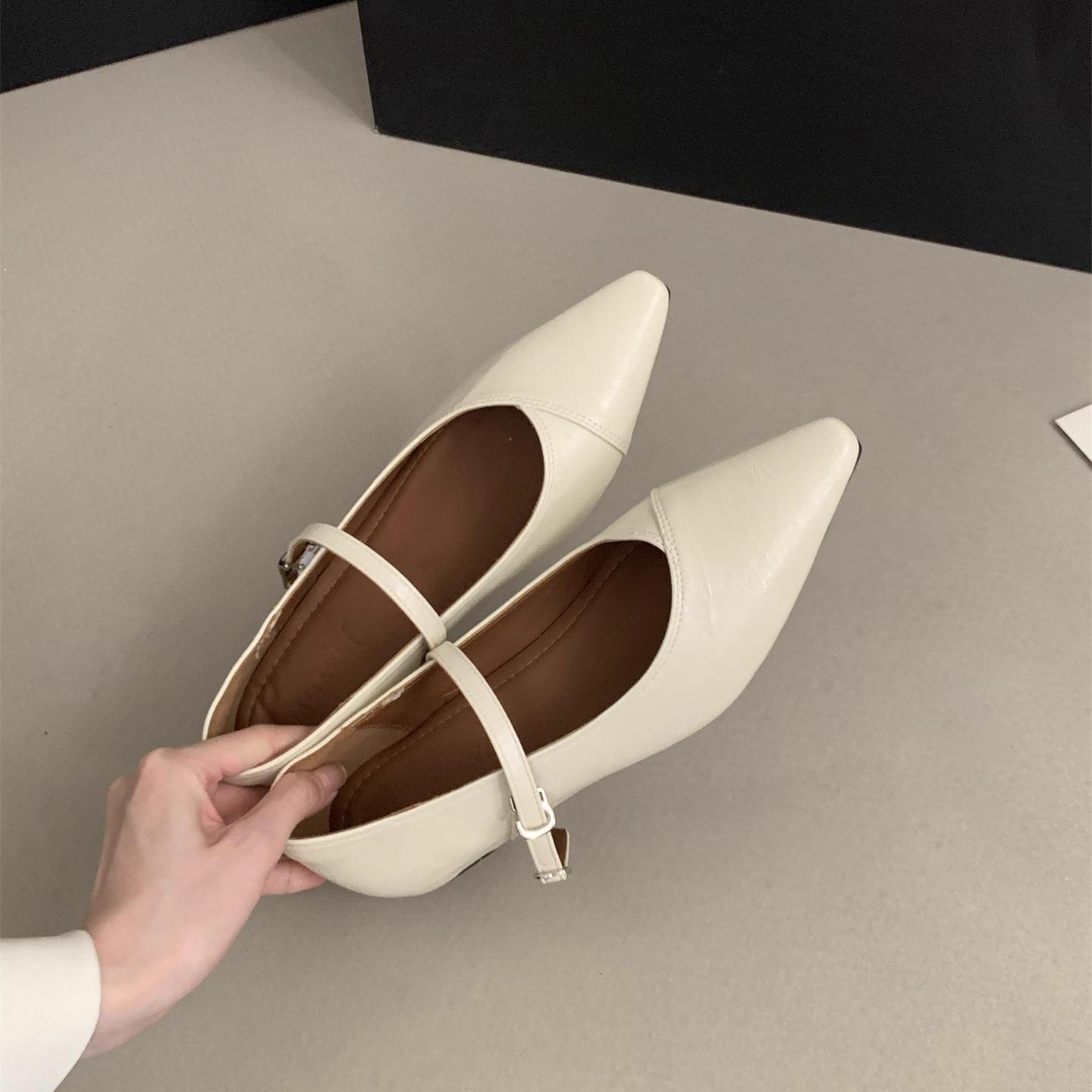 Inner height increase pointed head shallow mouth single shoes women s 2025 new autumn French commuter OL temperament evening Mary Jane shoes 40
Inner height increase pointed head shallow mouth single shoes women s 2025 new autumn French commuter OL temperament evening Mary Jane shoes 40