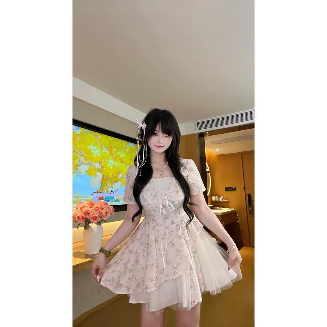 Sweet summer, design sense splicing fake two-piece sweet bow waist puffy short dress 4xl recommended 80-90kg
Sweet summer, design sense splicing fake two-piece sweet bow waist puffy short dress 4xl recommended 80-90kg