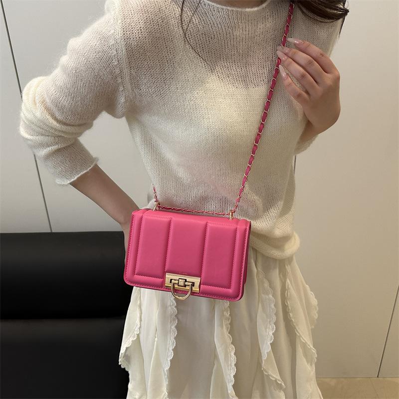 Simple and fashionable lock spring and summer new trendy embroidery thread fresh chain small single shoulder messenger bag women троянди рожеві кольору
Simple and fashionable lock spring and summer new trendy embroidery thread fresh chain small single shoulder messenger bag women троянди рожеві кольору